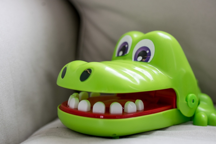 gry planszowe dla dzieci krokodyl u dentysty1 by . 