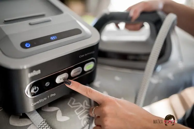 panel żelazka z generatorem pary Braun