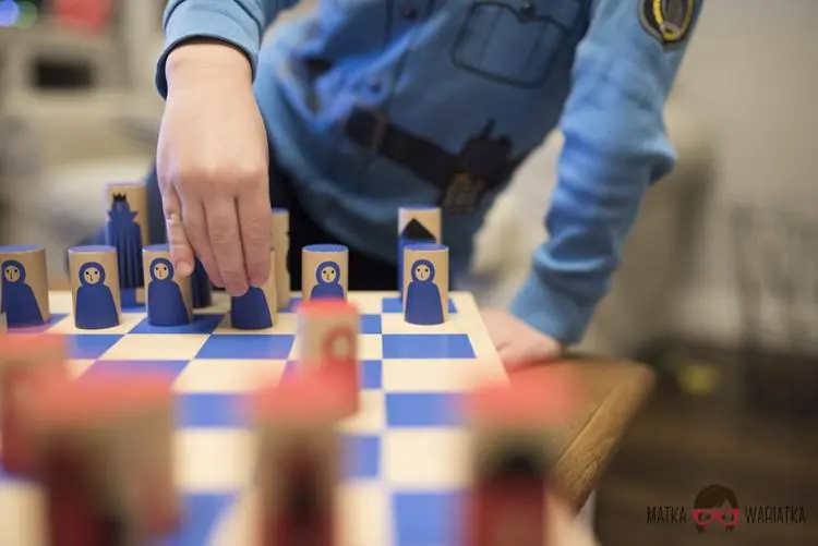 lekcja strategii. jak rozwijac dzieci poprzez nauke gry w szachy010Michal Kanarkiewicz by . 