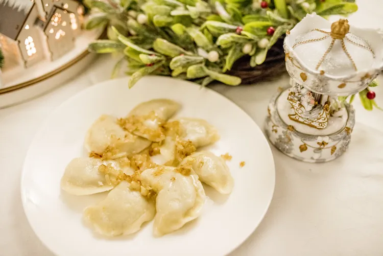 Przepis na najlepsze pierogi z kapusta i grzybami oraz uszka017przepis by .