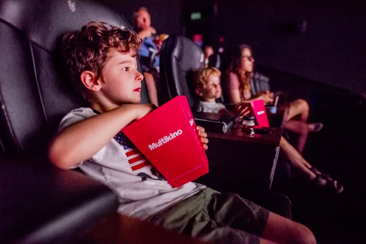 Jak zaoszczedzic w kinie015multikino rodzina do kina by . 